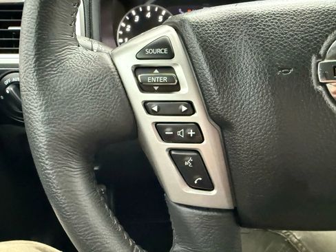 Used 2021 Nissan Titan SV w/ SV Convenience Package image 29