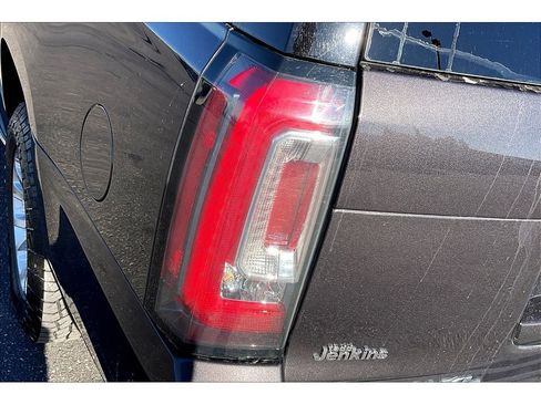 Used 2018 GMC Yukon XL SLT w/ Open Road Package image 31