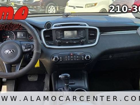 Used 2018 Kia Sorento L FWD image 32
