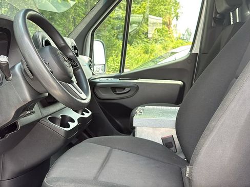 Used 2023 Mercedes-Benz Sprinter 2500 image 7