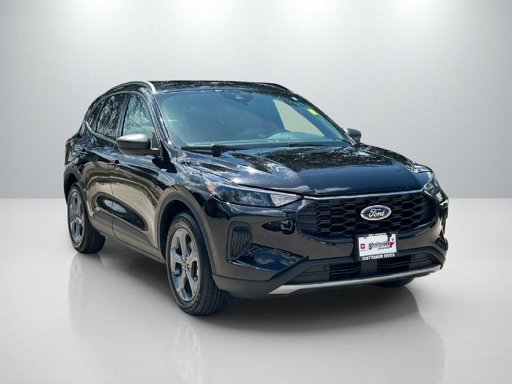 Used 2025 Ford Escape ST-Line FWD image 3
