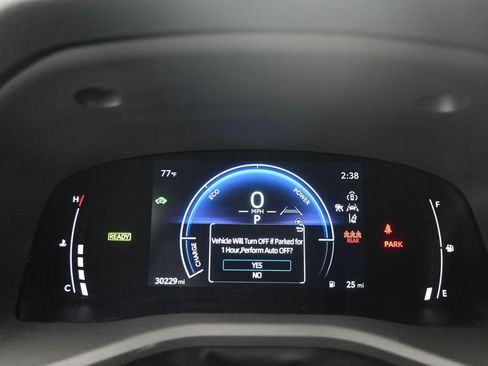 Used 2025 Toyota Camry SE w/ Convenience Package FWD image 19