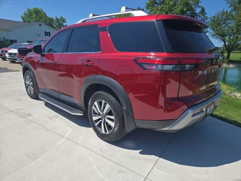 Used 2024 Nissan Pathfinder SL w/ Cargo Package AWD/4WD image 6