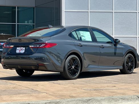 New 2026 Toyota Camry SE w/ Convenience Package FWD image 4