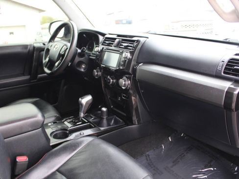 Used 2018 Toyota 4Runner TRD Off-Road AWD/4WD image 14