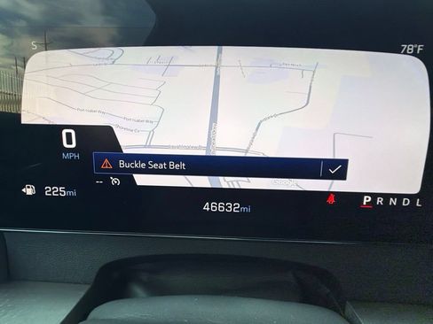 Used 2025 Chevrolet Traverse LT FWD image 19