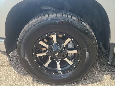 Used 2021 Chevrolet Silverado 1500 LT AWD/4WD image 10