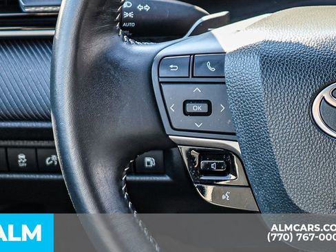 Used 2025 Toyota Camry SE image 36