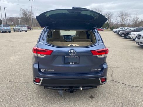 Used 2017 Toyota Highlander AWD V6 image 54