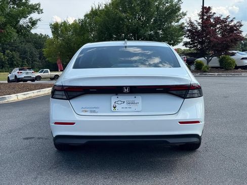 Used 2024 Honda Accord EX image 4