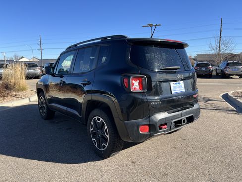 Used 2016 Jeep Renegade Trailhawk w/ Premium Trailhawk Package image 12