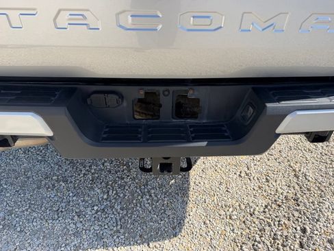 Used 2024 Toyota Tacoma SR5 AWD/4WD image 9