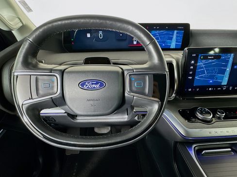 Used 2025 Ford Expedition Platinum AWD/4WD image 10