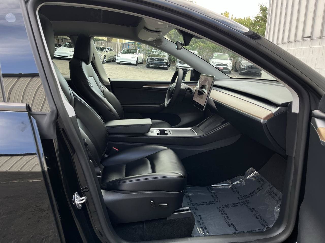 Used 2025 Tesla Model Y Long Range AWD/4WD image 22