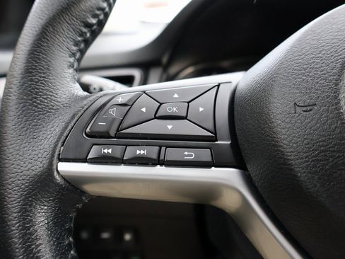 Used 2019 Nissan Rogue SV image 27