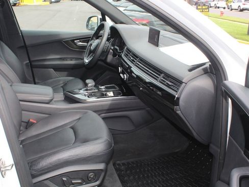 Used 2019 Audi Q7 3.0T Prestige w/ Prestige Package image 17