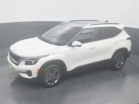 Used 2023 Kia Seltos S w/ Navigation Package image 22