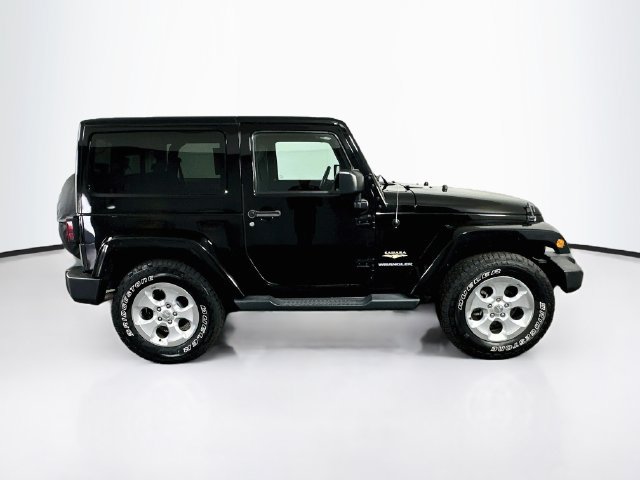 Used 2015 Jeep Wrangler Sahara w/ Connectivity Group AWD/4WD image 10