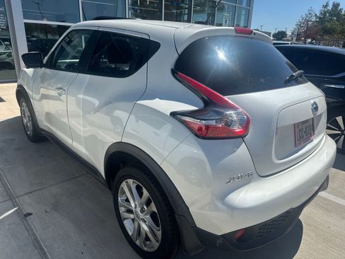Used 2015 Nissan Juke SV w/ Technology Package FWD image 4