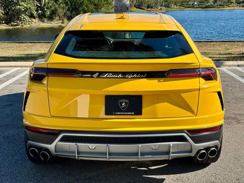 Used 2022 Lamborghini Urus image 7