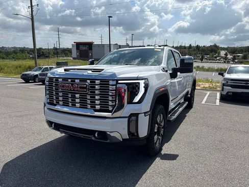 Used 2024 GMC Sierra 3500 Denali w/ Denali Reserve Package AWD/4WD image 5