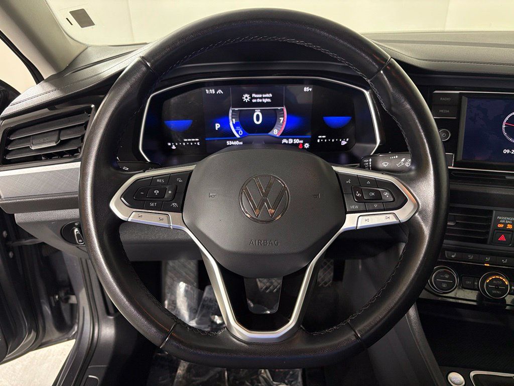 Used 2024 Volkswagen Jetta SE FWD image 19