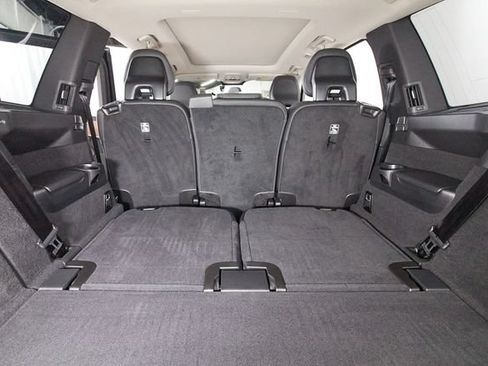 Certified 2025 Volvo XC90 B6 Plus w/ Protection Package Premier AWD/4WD image 28