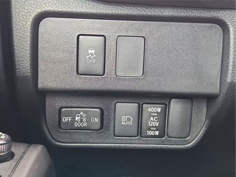 Used 2021 Toyota Tacoma TRD Off-Road w/ Technology Package AWD/4WD image 17