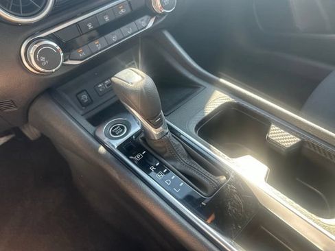 Used 2025 Nissan Sentra SV FWD image 25
