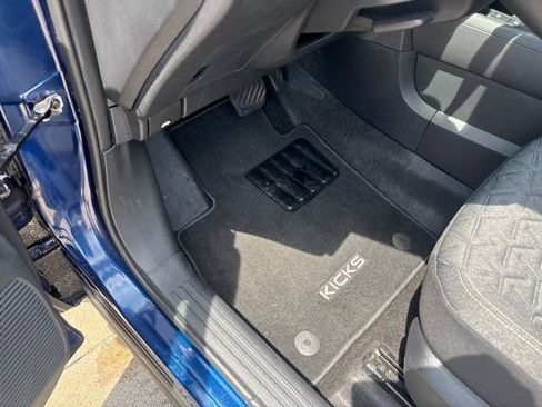 Certified 2025 Nissan Kicks SV FWD image 18