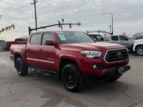 Used 2021 Toyota Tacoma SR5 AWD/4WD image 4