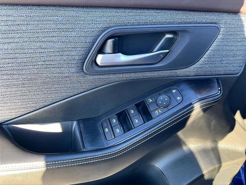 Used 2023 Nissan Rogue SV image 37