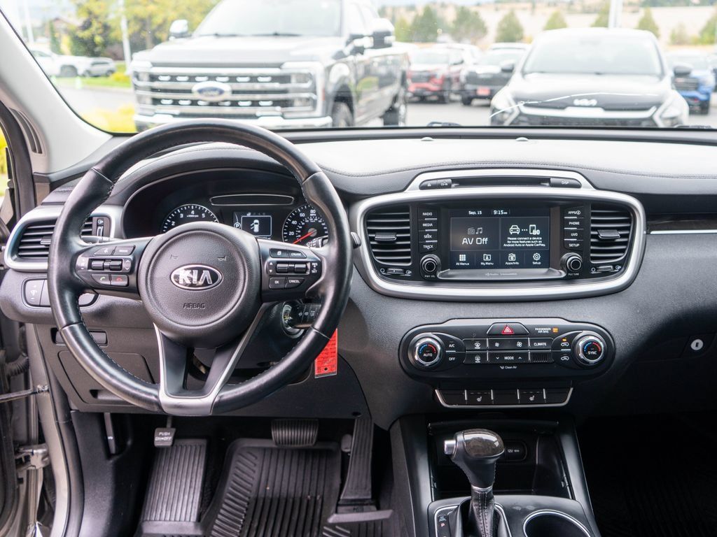 Used 2018 Kia Sorento AWD image 14