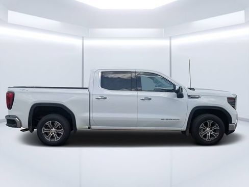 Used 2025 GMC Sierra 1500 SLT AWD/4WD image 2