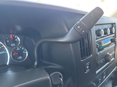 Used 2024 Chevrolet Express 2500 w/ Driver Convenience Package RWD image 15