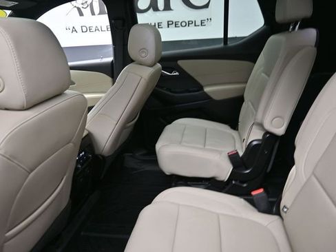 Used 2023 Chevrolet Traverse LT w/ LT Premium Package image 24