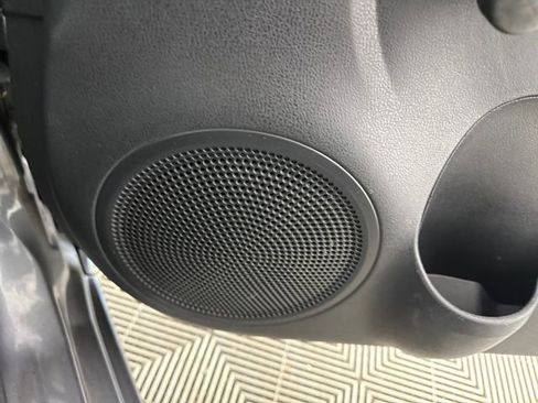 Used 2017 Nissan Versa S Plus image 28