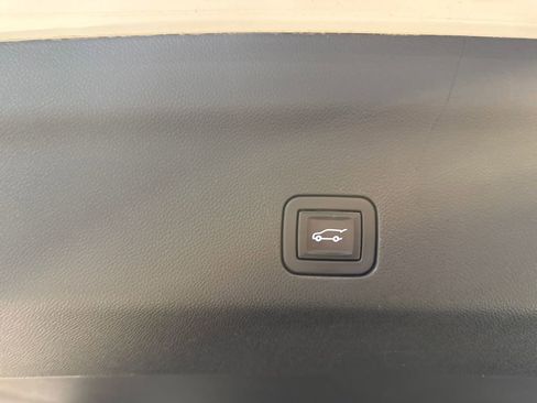 Used 2023 Chevrolet Tahoe Premier AWD/4WD image 49