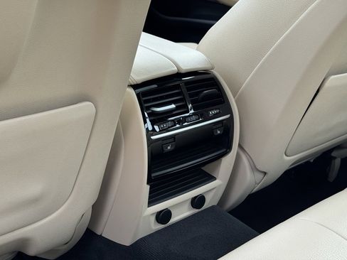 Used 2018 BMW 530e xDrive image 30