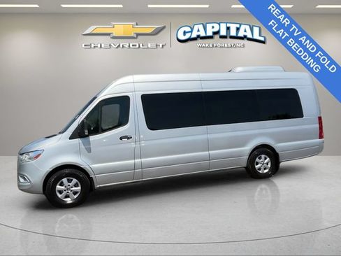 Used 2021 Mercedes-Benz Sprinter 2500 image 3