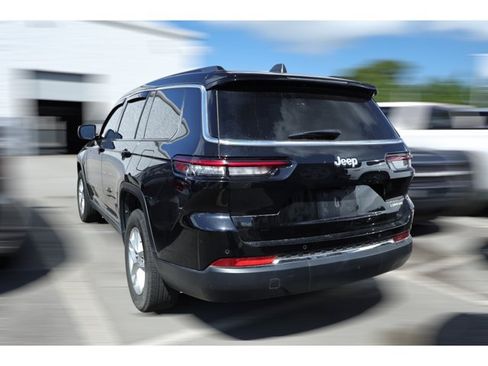 Used 2024 Jeep Grand Cherokee L Laredo RWD image 2