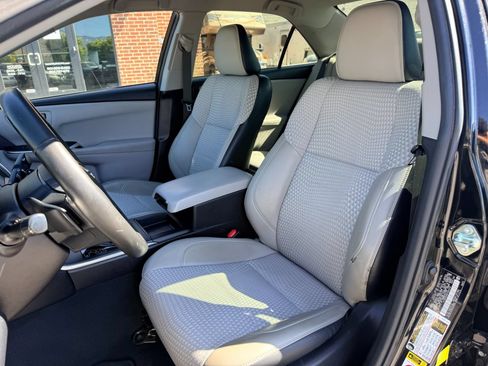 Used 2015 Toyota Camry SE FWD image 18