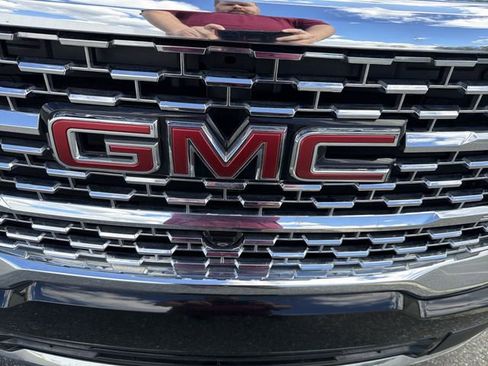 Used 2020 GMC Acadia Denali w/ Technology Package AWD/4WD image 32
