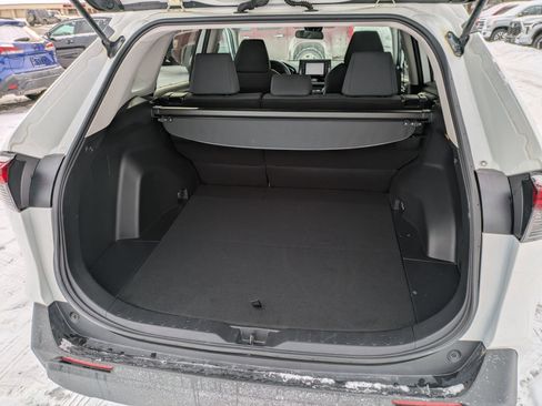 Used 2021 Toyota RAV4 LE image 18