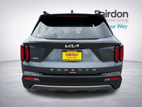 Certified 2022 Kia Sorento S w/ Panoramic Sunroof Package AWD/4WD image 6