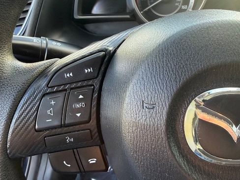 Used 2015 MAZDA MAZDA3 i Sport image 9