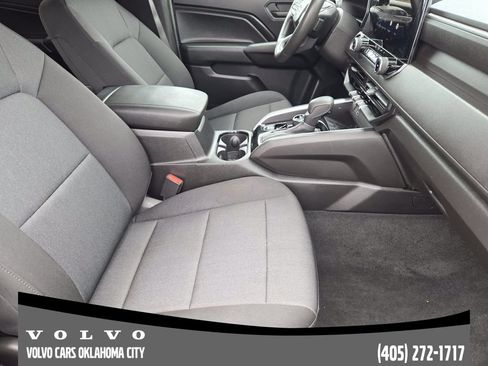 Used 2024 Chevrolet Colorado Trail Boss w/ Technology Package AWD/4WD image 11