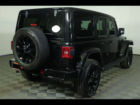 Used 2023 Jeep Wrangler Altitude image 17