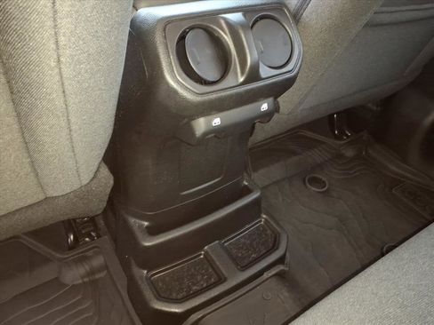 Used 2025 Jeep Wrangler Willys image 34