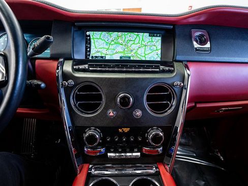 Used 2022 Rolls-Royce Cullinan image 48